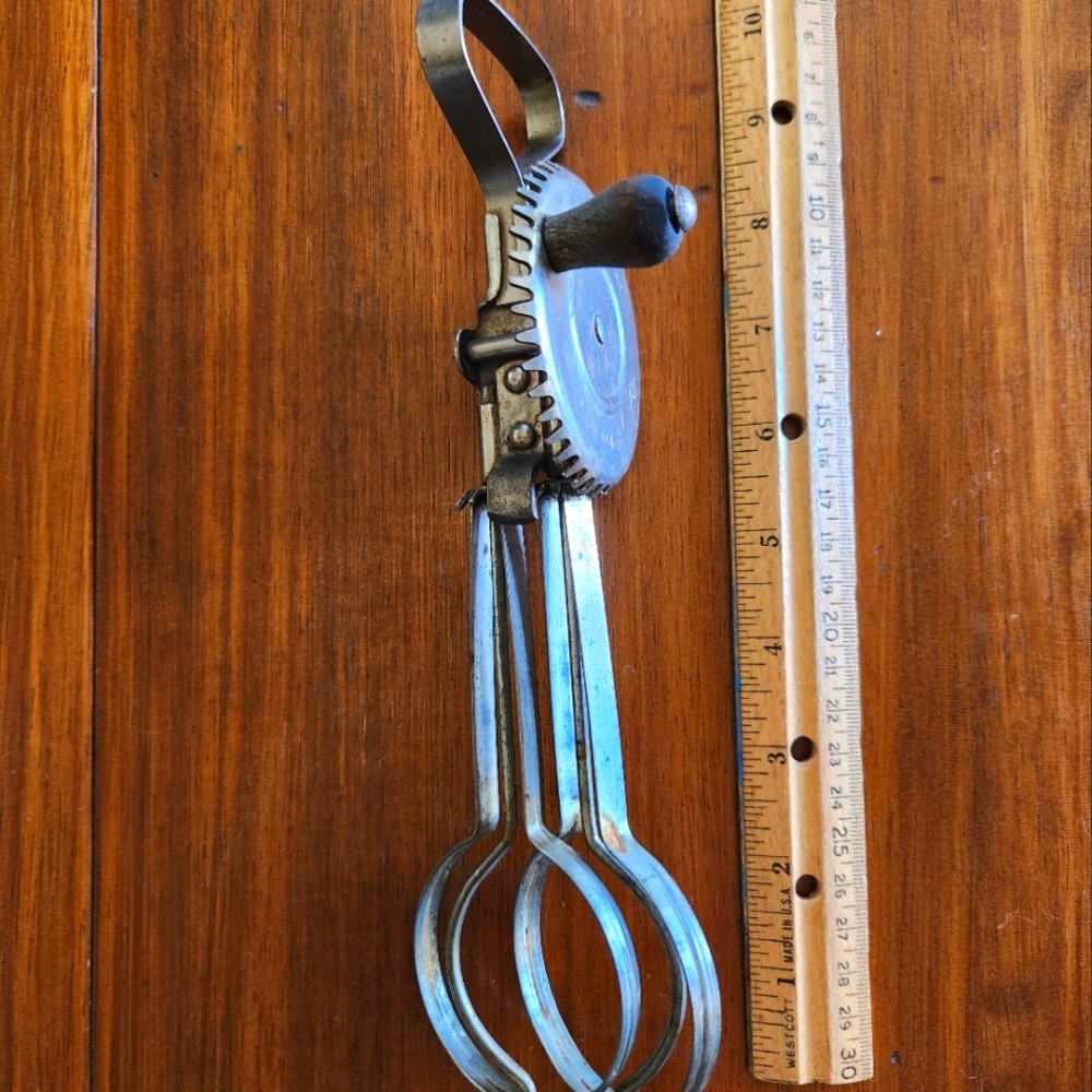 Antique egg beater/ mixer